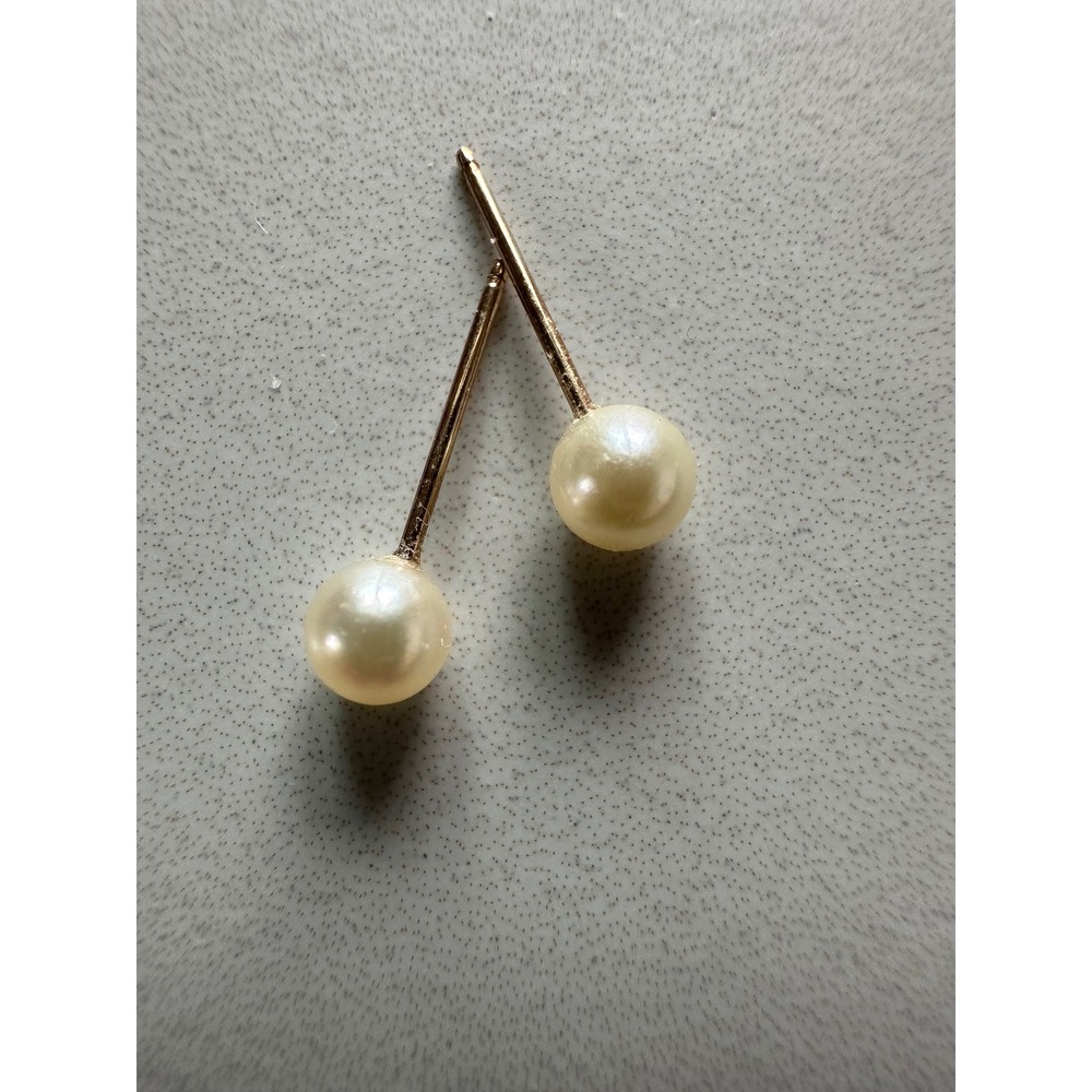 10K Vintage Cream Pearl Stud Earrings Gold Tone Round Minimalist Jewelry 0.33g